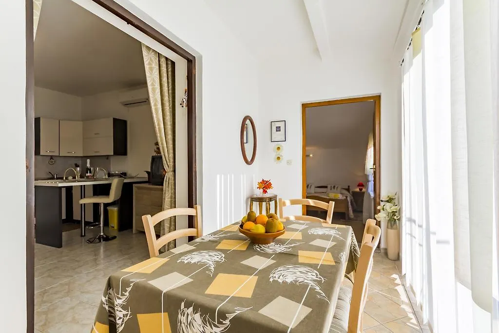 Apartment Lori Fazana
