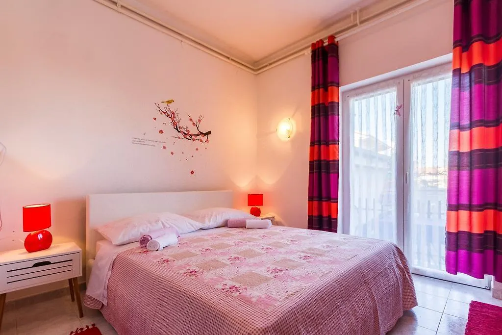 Apartment Lori Fazana 0*,