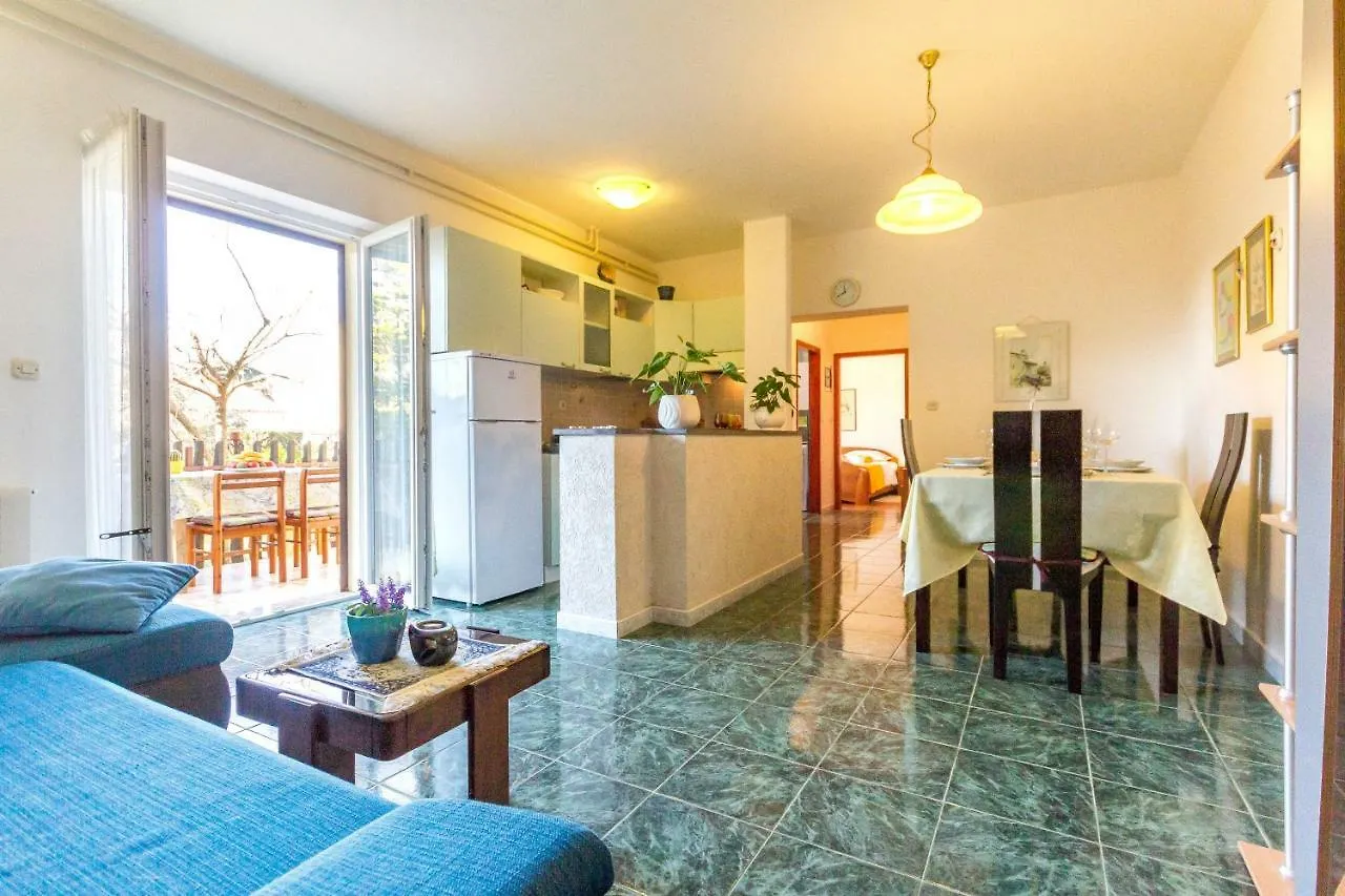 Apartment Lori Fazana Croatia