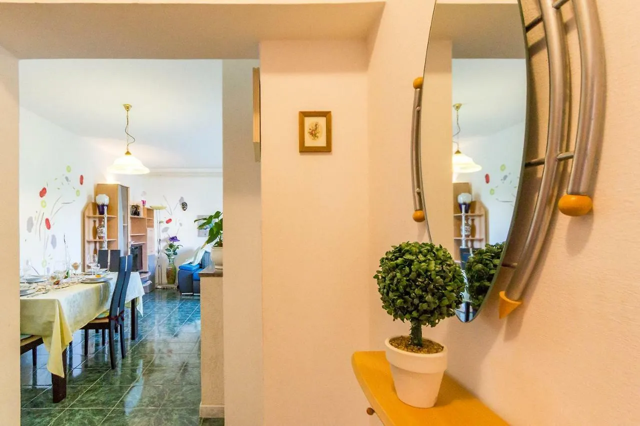 Apartment Lori Fazana 0*,